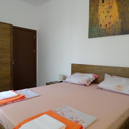 Charming Apartment In The Heart Of The Town Велико Търново Екстериор снимка