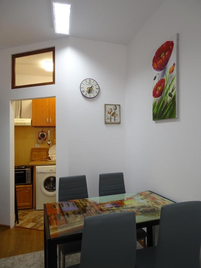 Charming Apartment In The Heart Of The Town Велико Търново Екстериор снимка